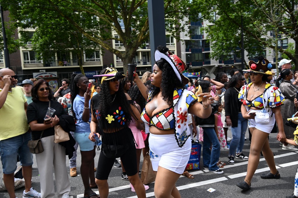 ../Images/Zomercarnaval 2024 390.jpg